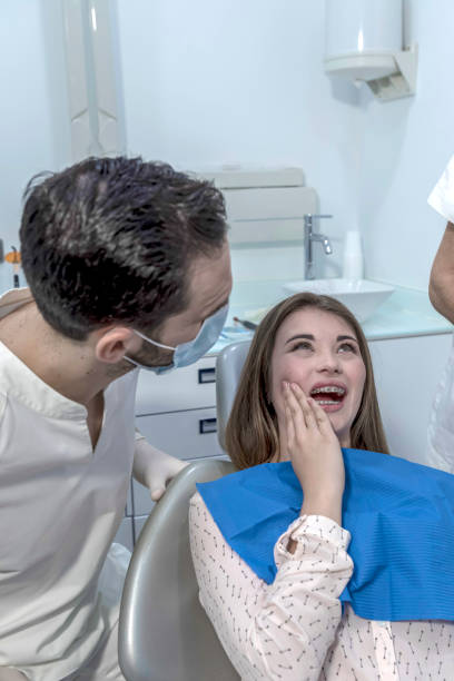 Best Emergency Dental Care for Broken or Chipped Teeth in Hampton, IA